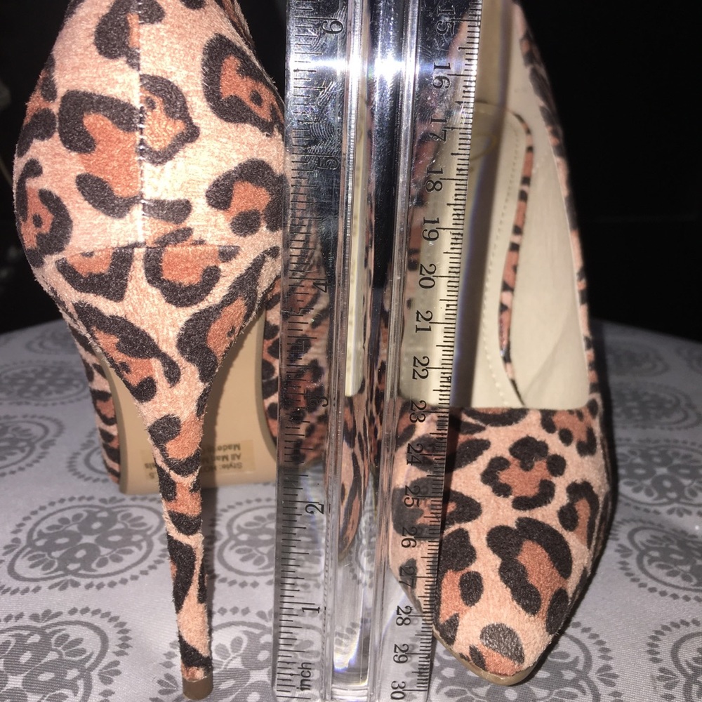 HOTT Leopard Pumps - Picture 5 of 5